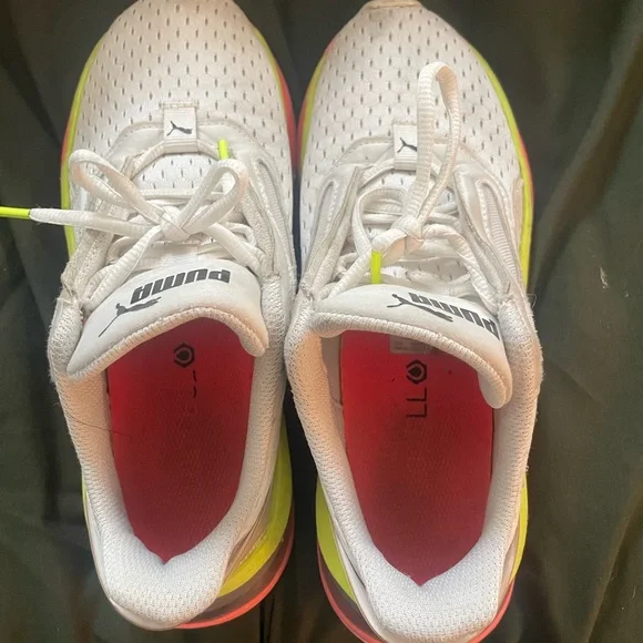 white low trainers running atheltic shoes outdoor puma footwear y2k sneakers - Picture 4 of 10